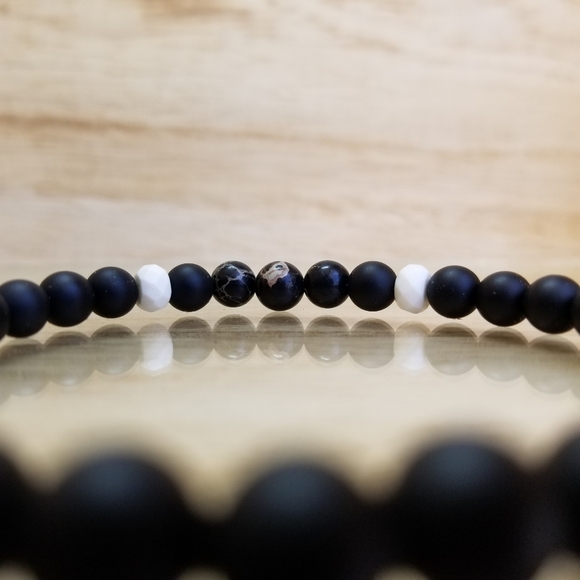 Sea Sediment & Black Onyx Beaded Stretch B… - Picture 3 of 7